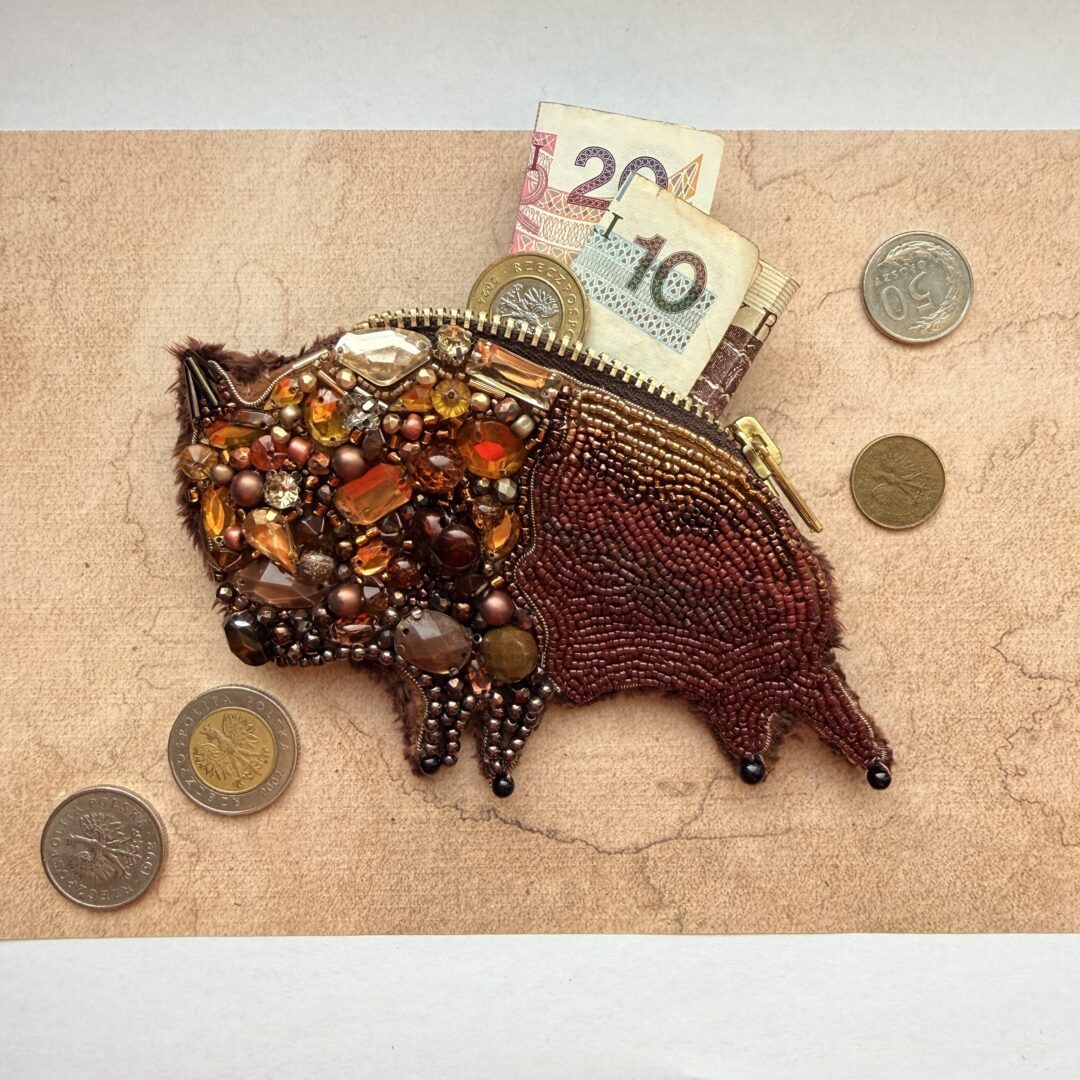 Portmonetka z koralików w kształcie żubra