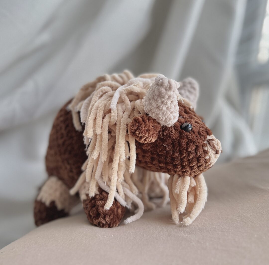 Żubr Tuliś- maskotka amigurumi